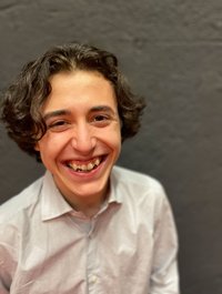 Portraitfoto Camilo Tupac Amaru Störmann - Gastkünstler Tanz und Schauspiel